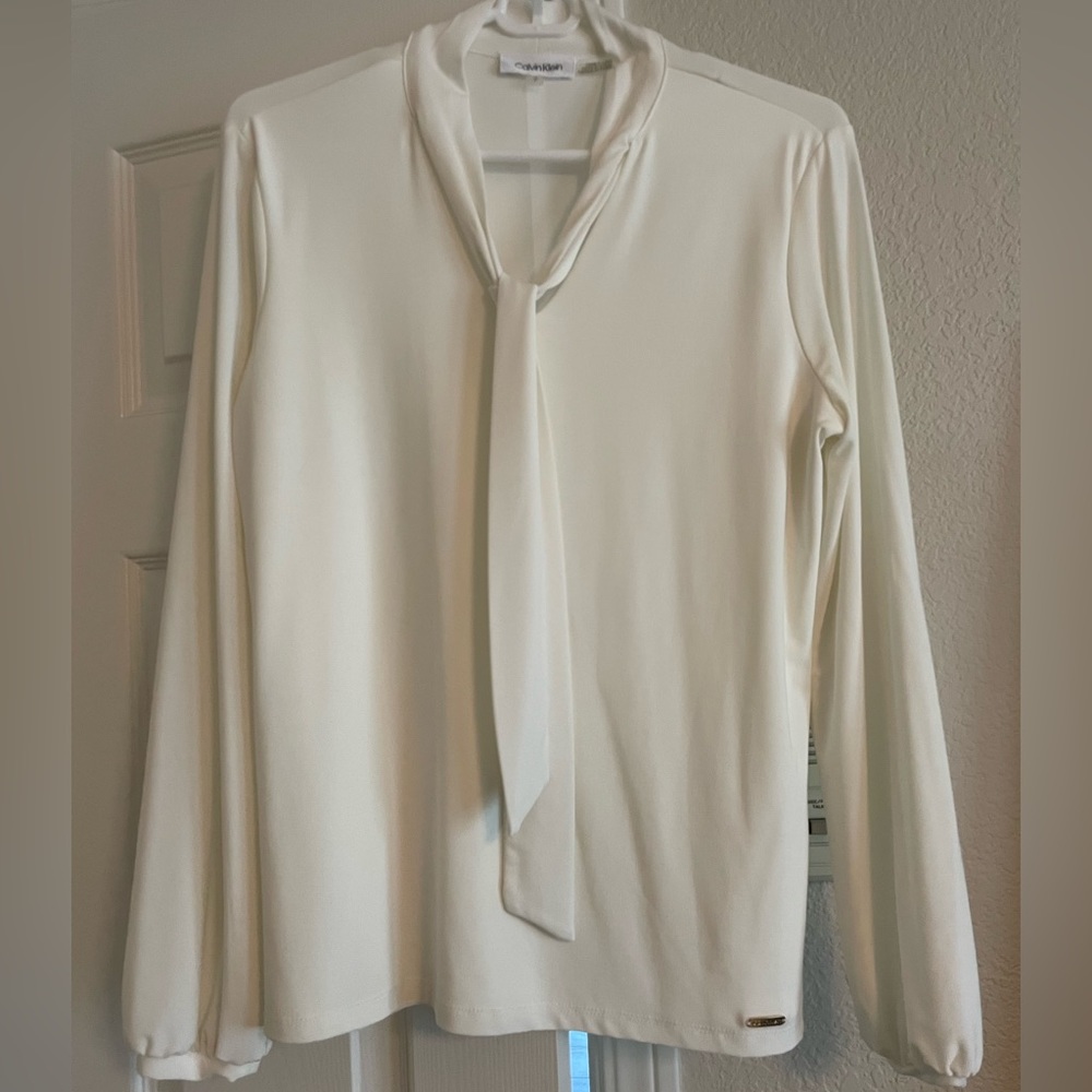 Calvin Klein cream blouse, worn once (excellent condition), some stretch